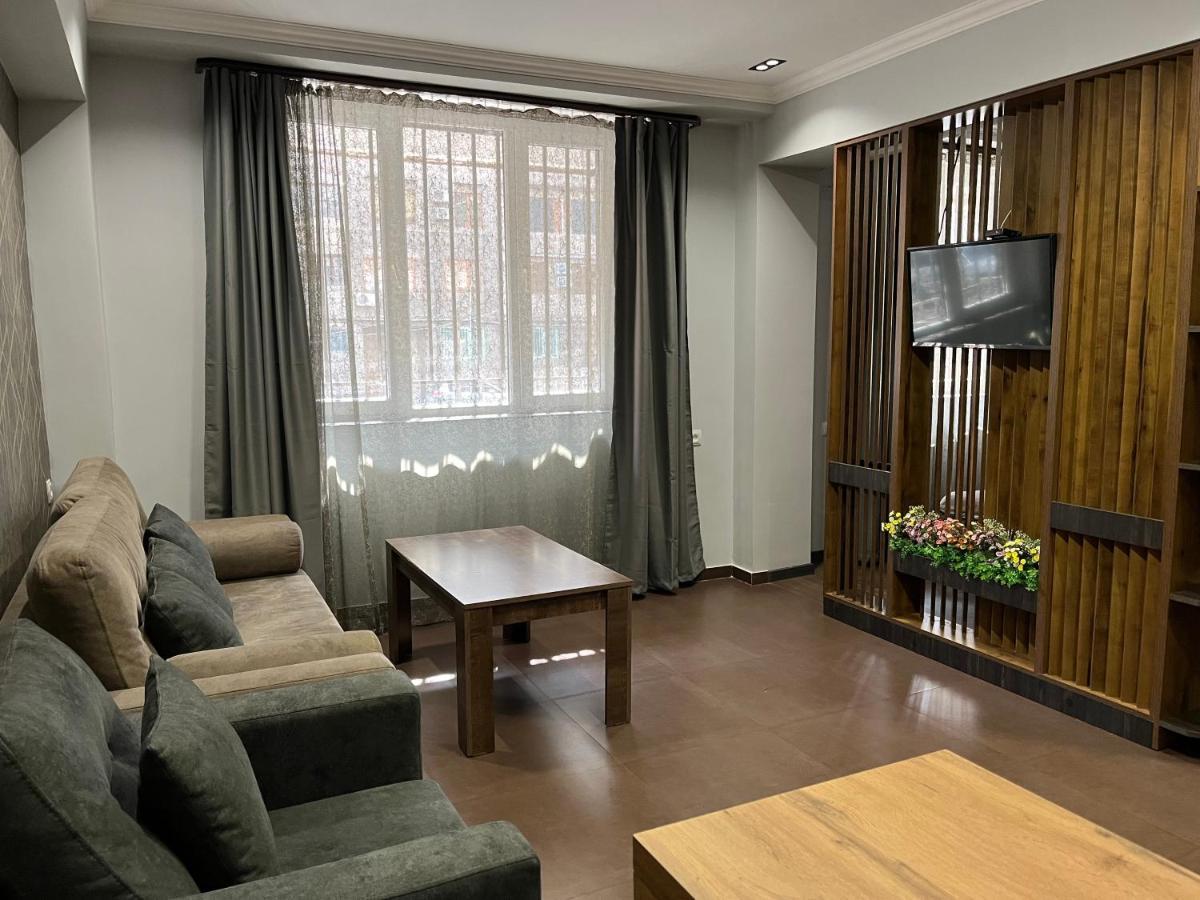 One Central Apartment 예레반 외부 사진